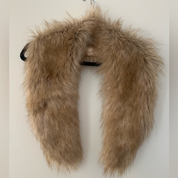 Faux Fur Shawl Scarf - Picture 1 of 3